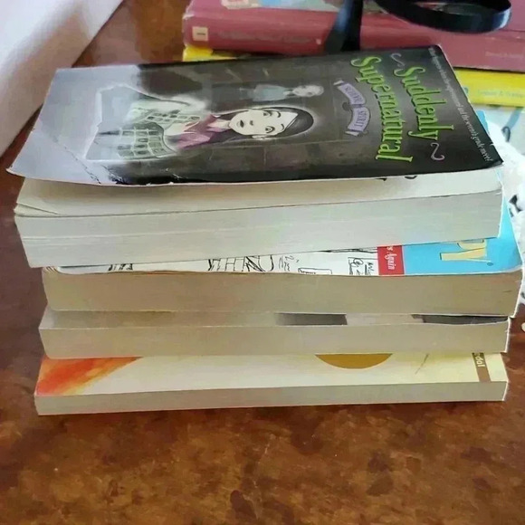 Juvenile books - Picture 15 of 15